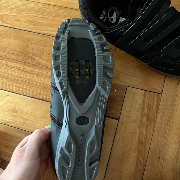 Pearl iZumi cycling shoes - Picture 2 of 3